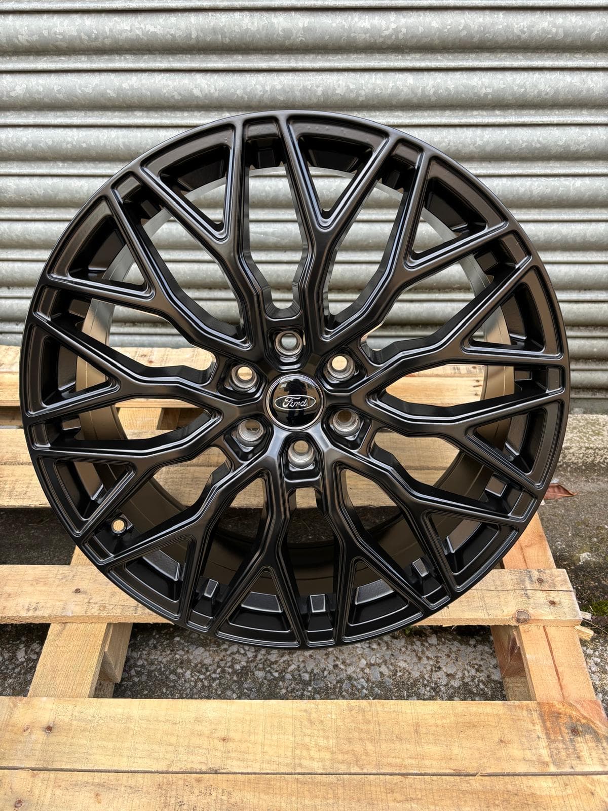 Velocity VC1 in SATIN BLACK